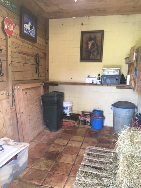 Acreage & Unrec - Residential