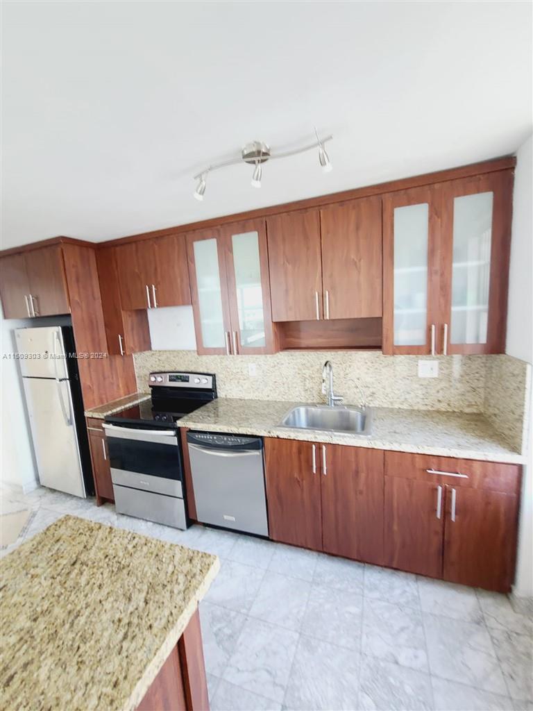 WINSTON TOWER 300 CONDO - Residential Lease