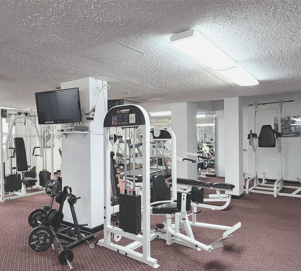 WINSTON TOWER 300 CONDO - Residential Lease