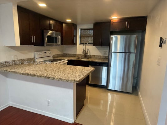 8290 LAKE DR APT 224, DORAL, FL 33166 - Image afca7fa5c1017e5e60930b094a8cbcef/3379919807