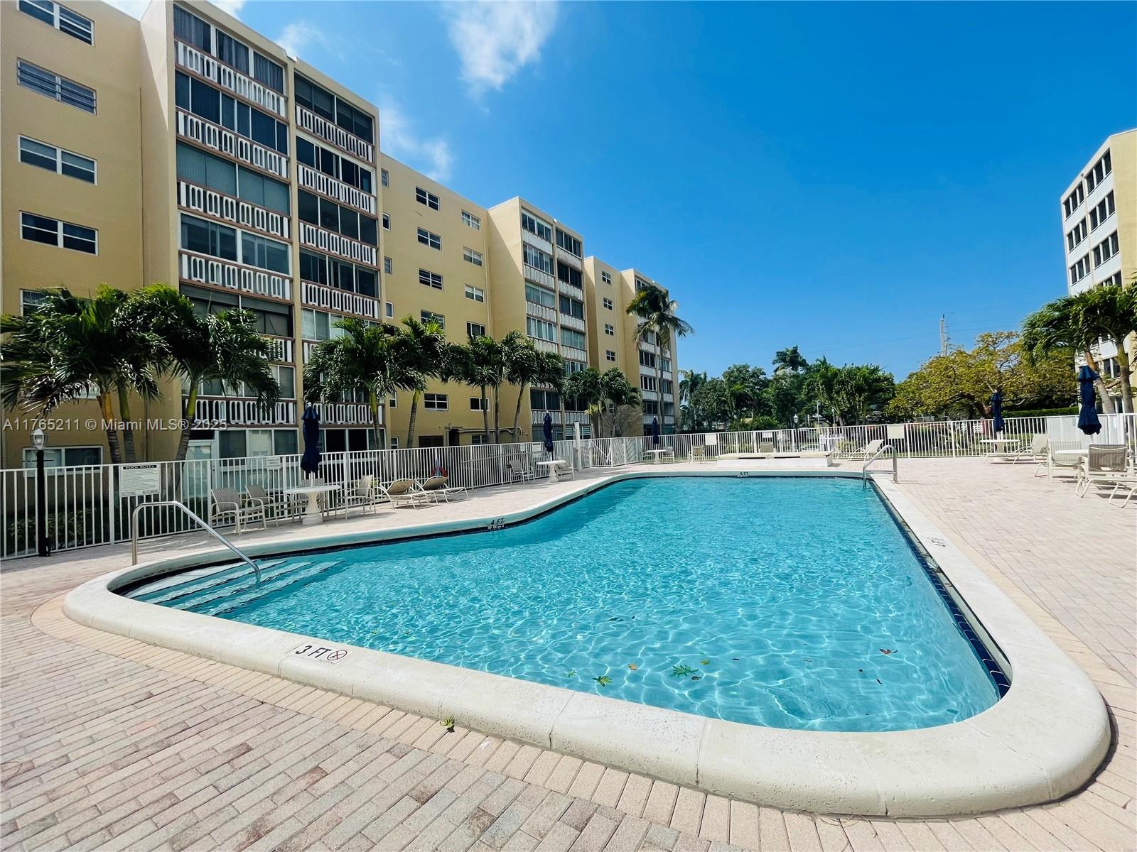 Rental Property at 620 Ne 12th Ave 406, Hallandale Beach, Broward County, Florida - Bedrooms: 1 
Bathrooms: 2  - $1,700 MO.