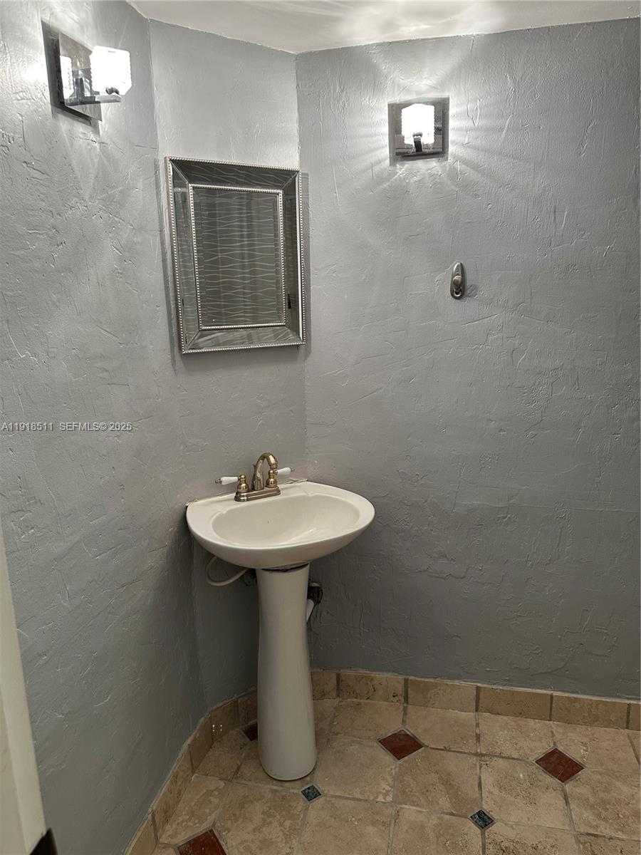 ROLLING GREEN CONDO C - Residential Lease