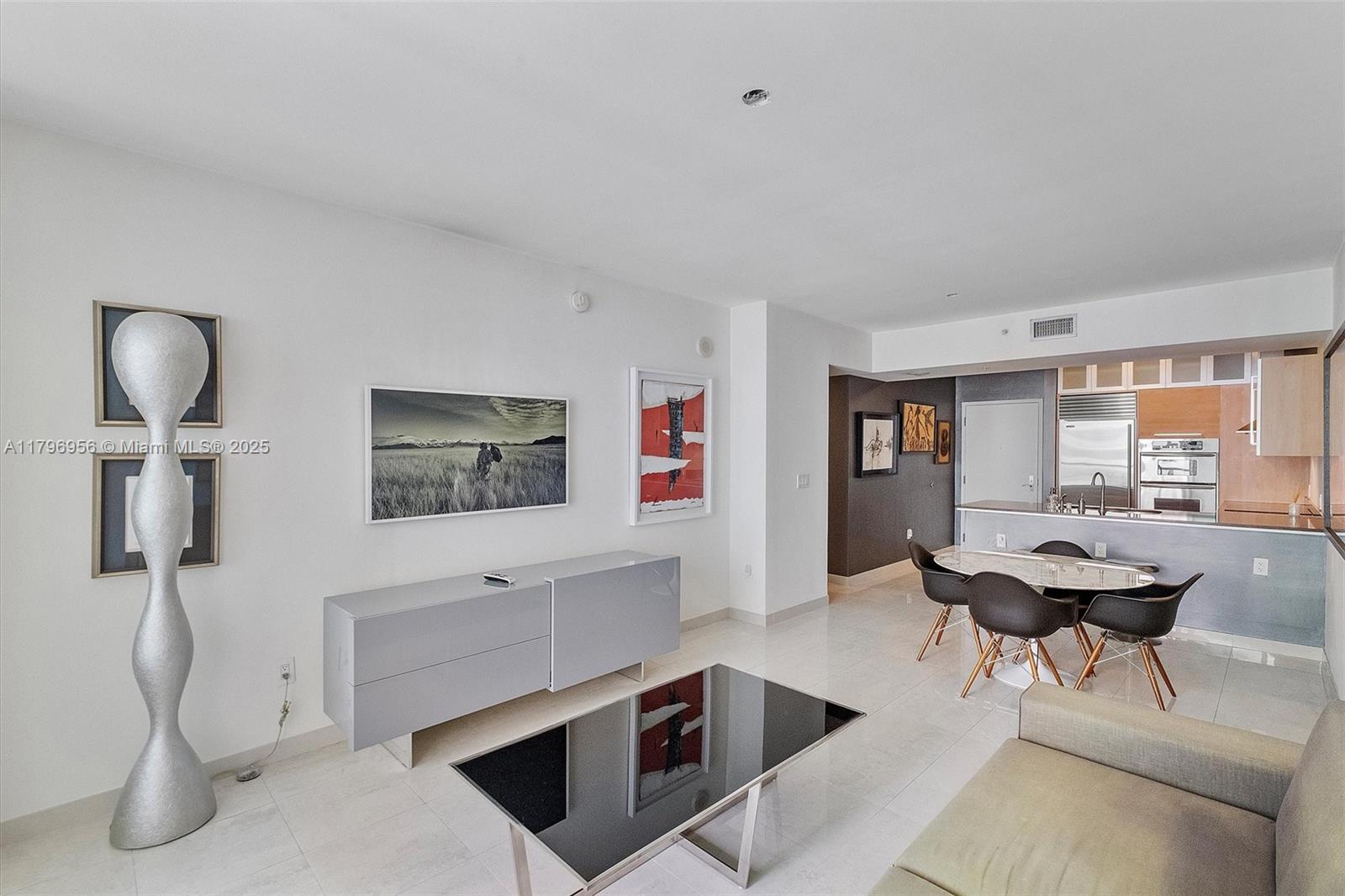 218 SE 14th St 1804