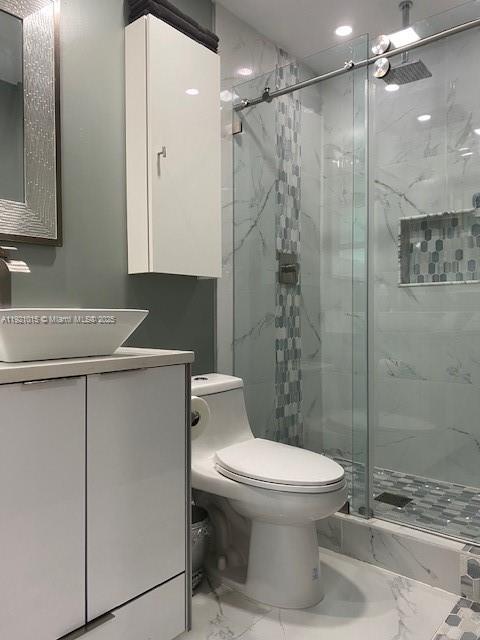 HOLLYWOOD HILLS - Residential Lease