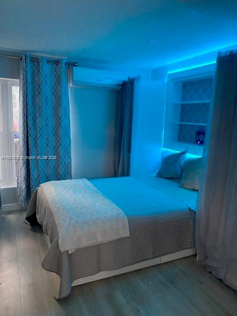 HOLLYWOOD HILLS - Residential Lease