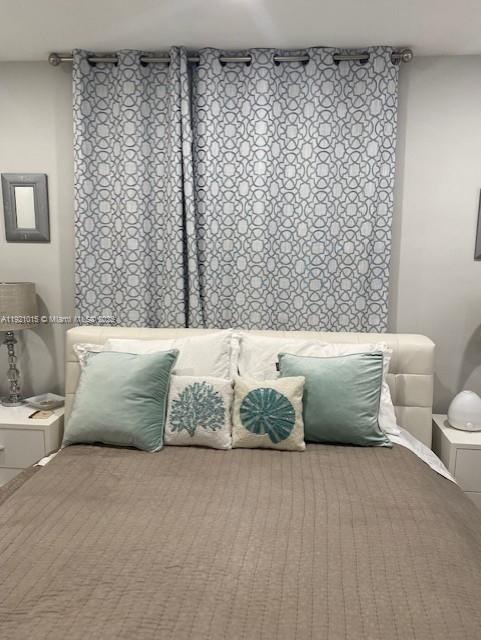 HOLLYWOOD HILLS - Residential Lease