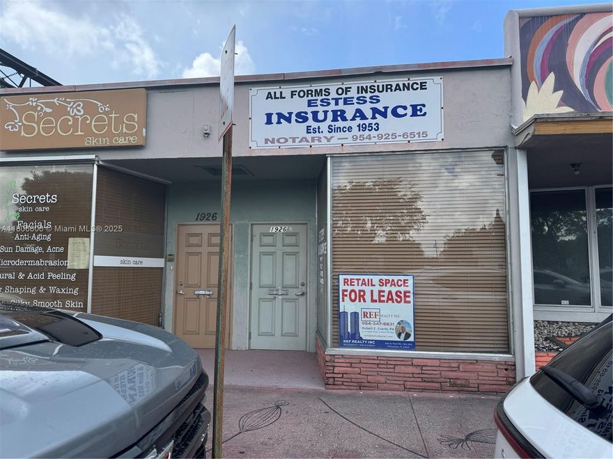 Three 1000 sq ft Bays for Lease.  Short term leases available $35 per sq ft Modified Gross Leases. Large windows facing Tyler Street.