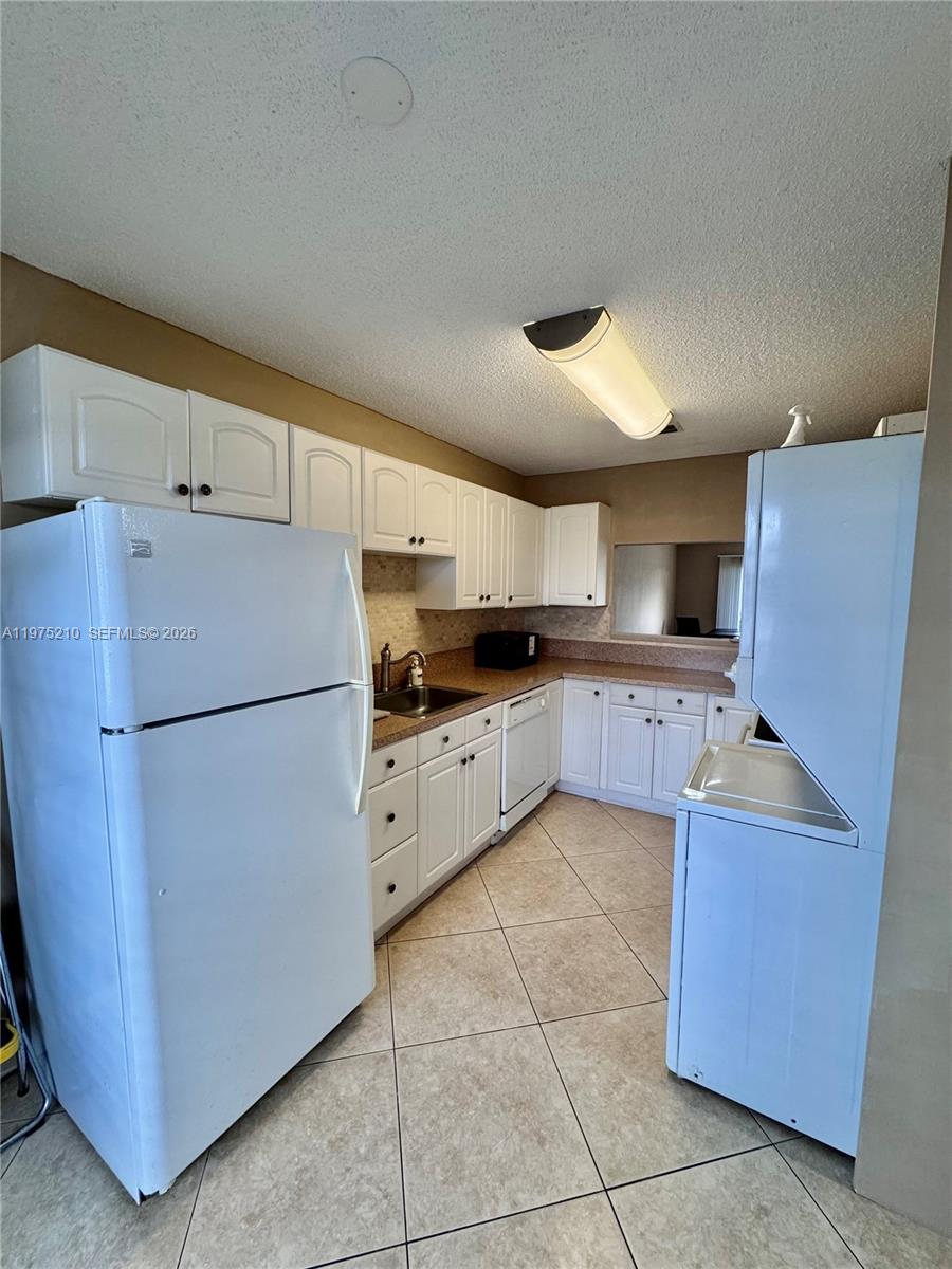 BOCA LAKES CONDO - Residential