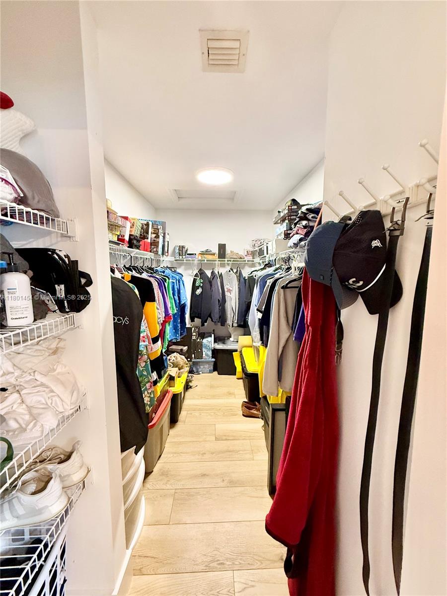 WEST LAKE VILLAGE PLAT - Residential Lease