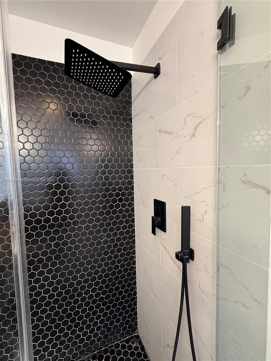 WEST LAKE VILLAGE PLAT - Residential Lease