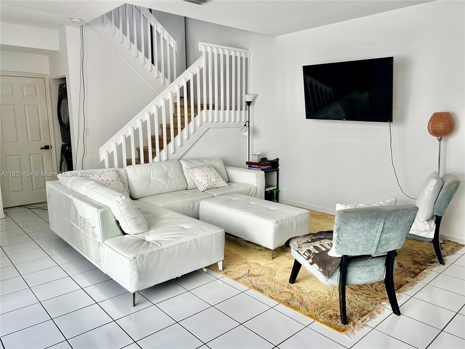 WEST LAKE VILLAGE PLAT - Residential Lease