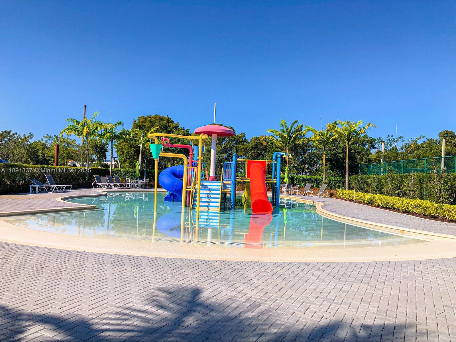 APEX AT PARK CENTRAL COND - Residential