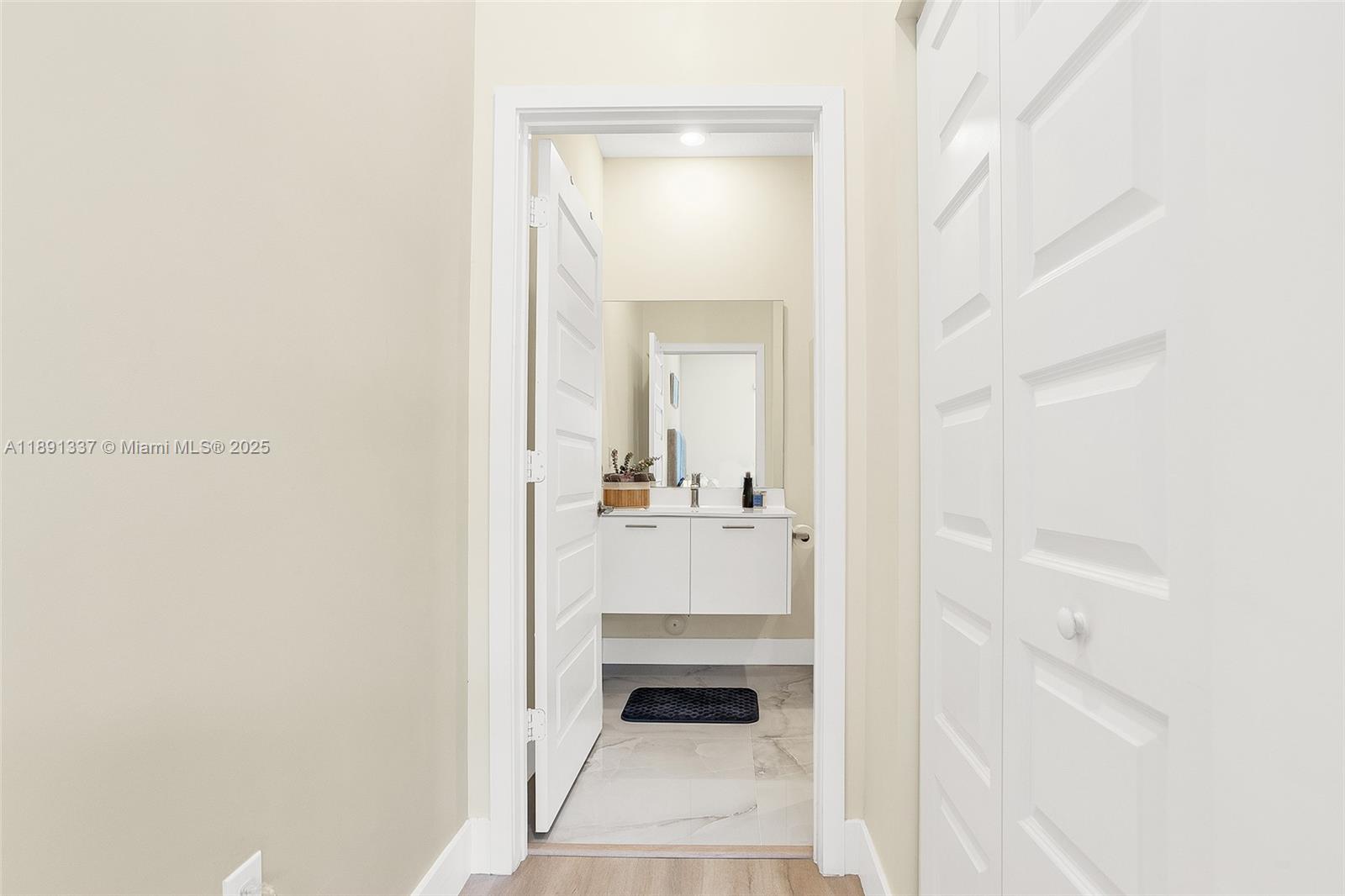 APEX AT PARK CENTRAL COND - Residential