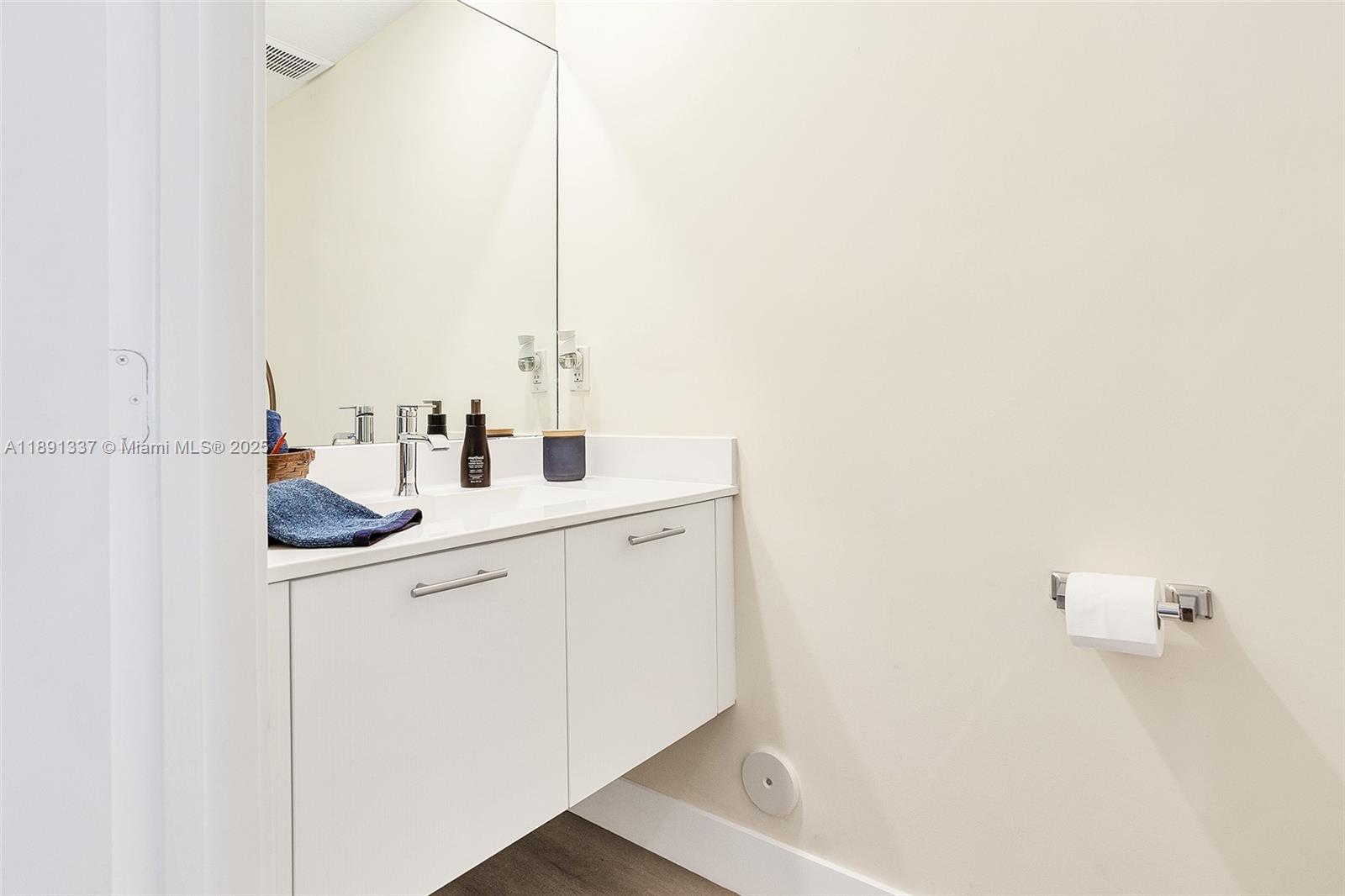 APEX AT PARK CENTRAL COND - Residential
