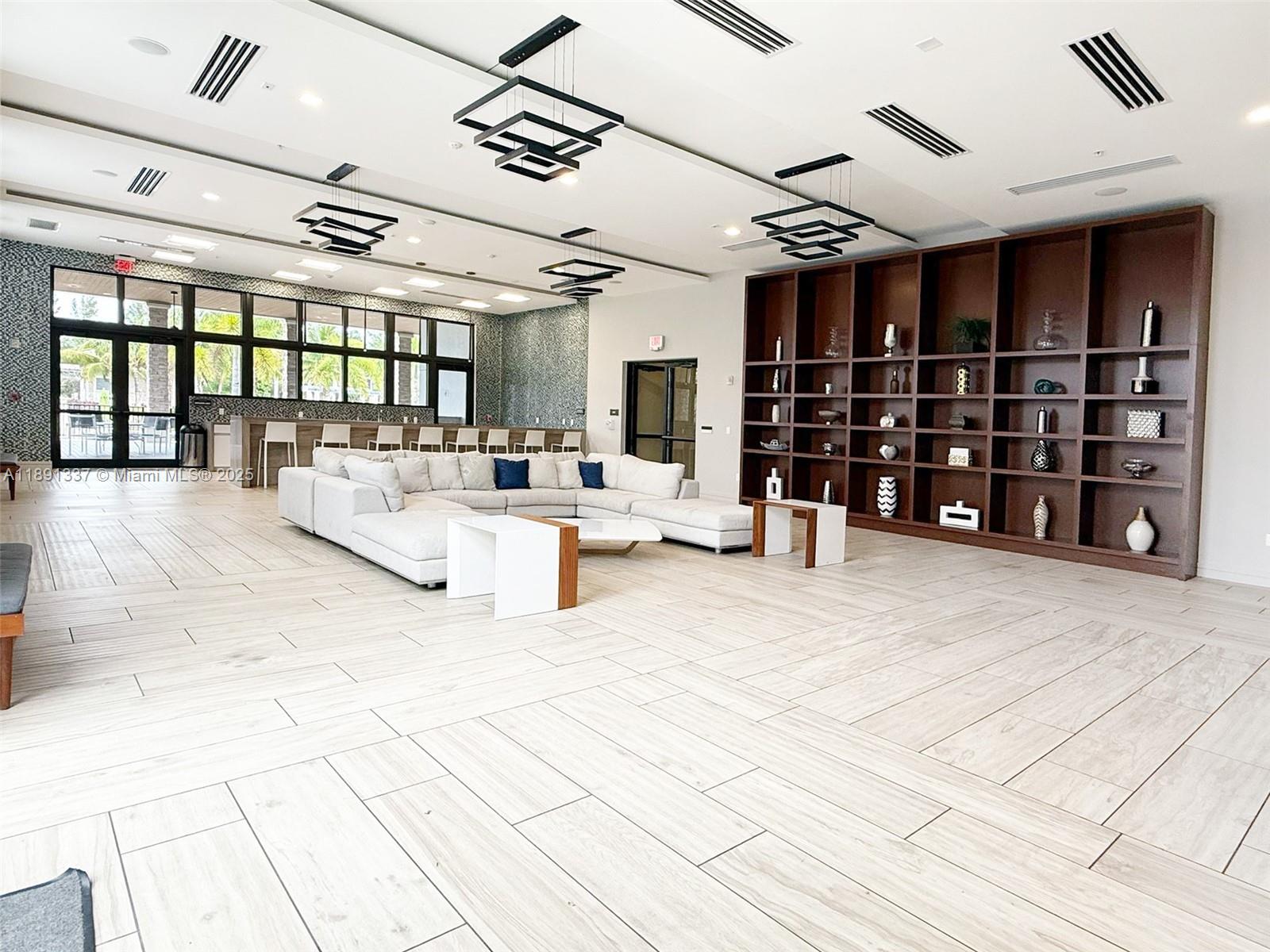 APEX AT PARK CENTRAL COND - Residential