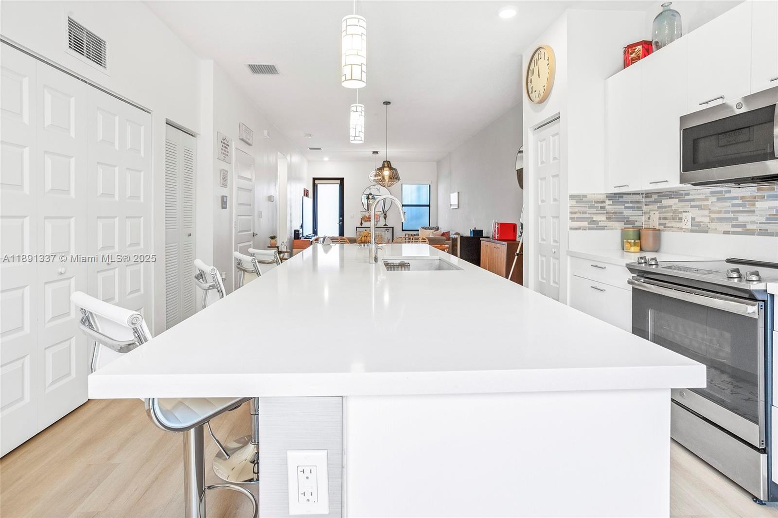 APEX AT PARK CENTRAL COND - Residential