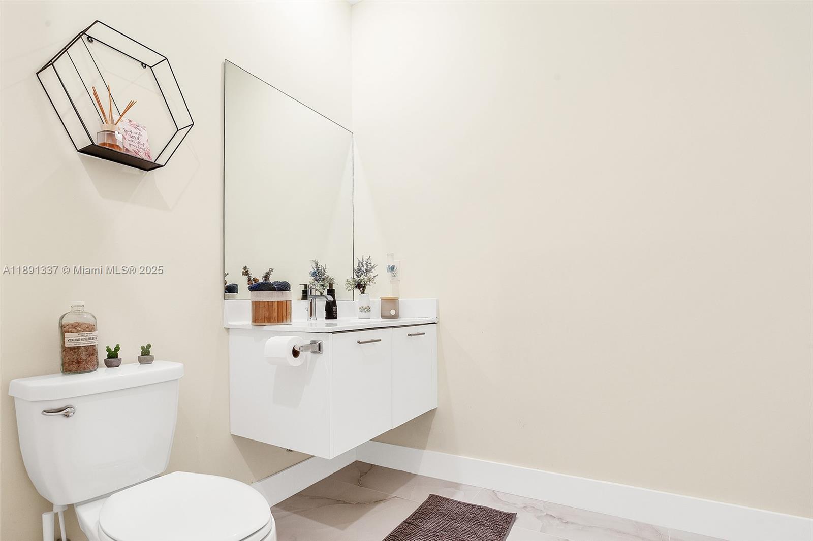 APEX AT PARK CENTRAL COND - Residential