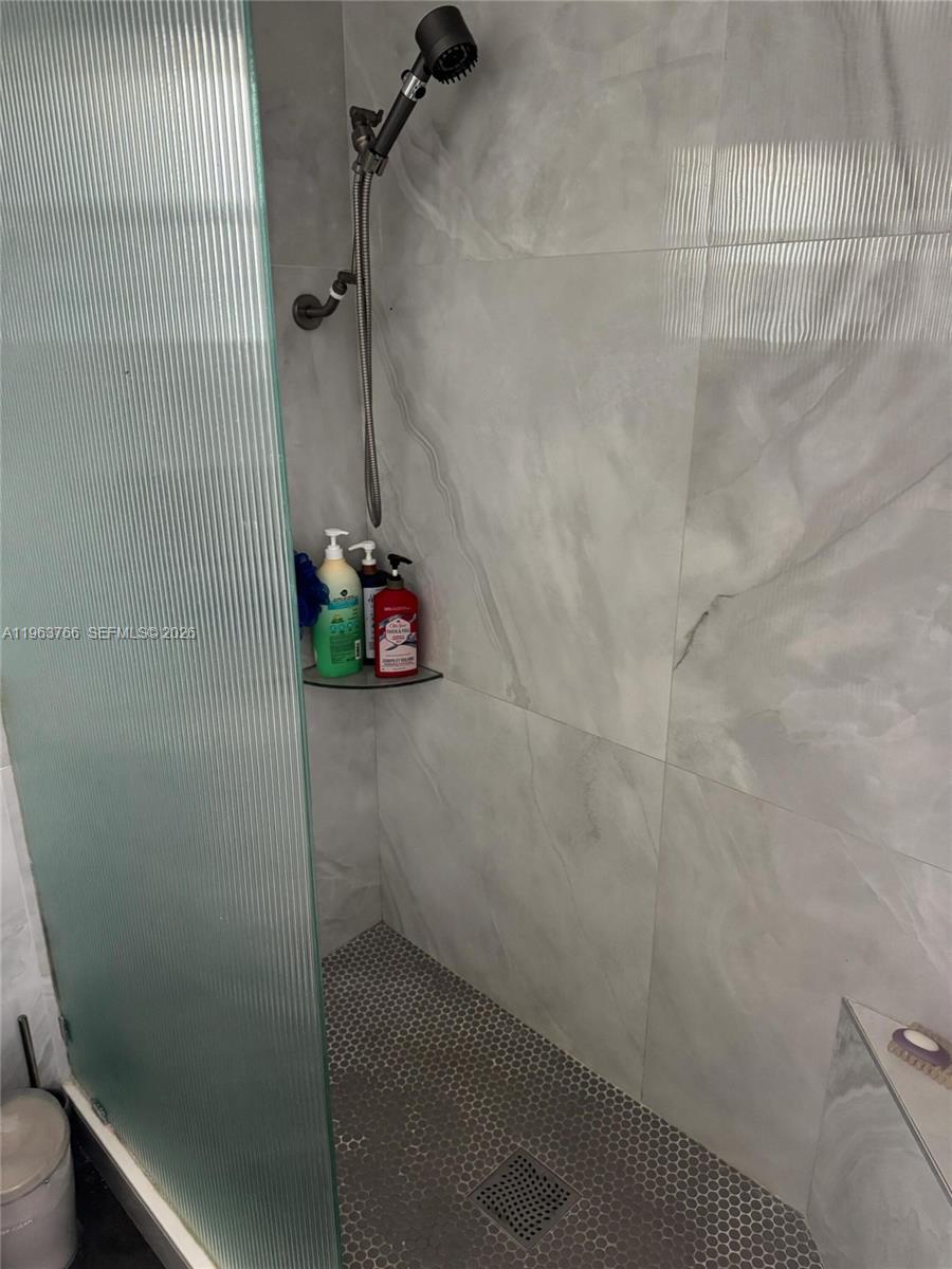 HOLLYWOOD PARK - Residential