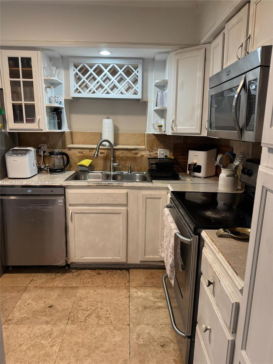 HOLLYWOOD PARK - Residential