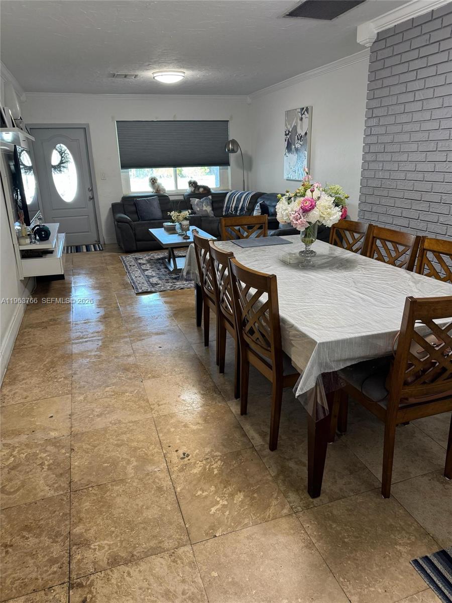 HOLLYWOOD PARK - Residential