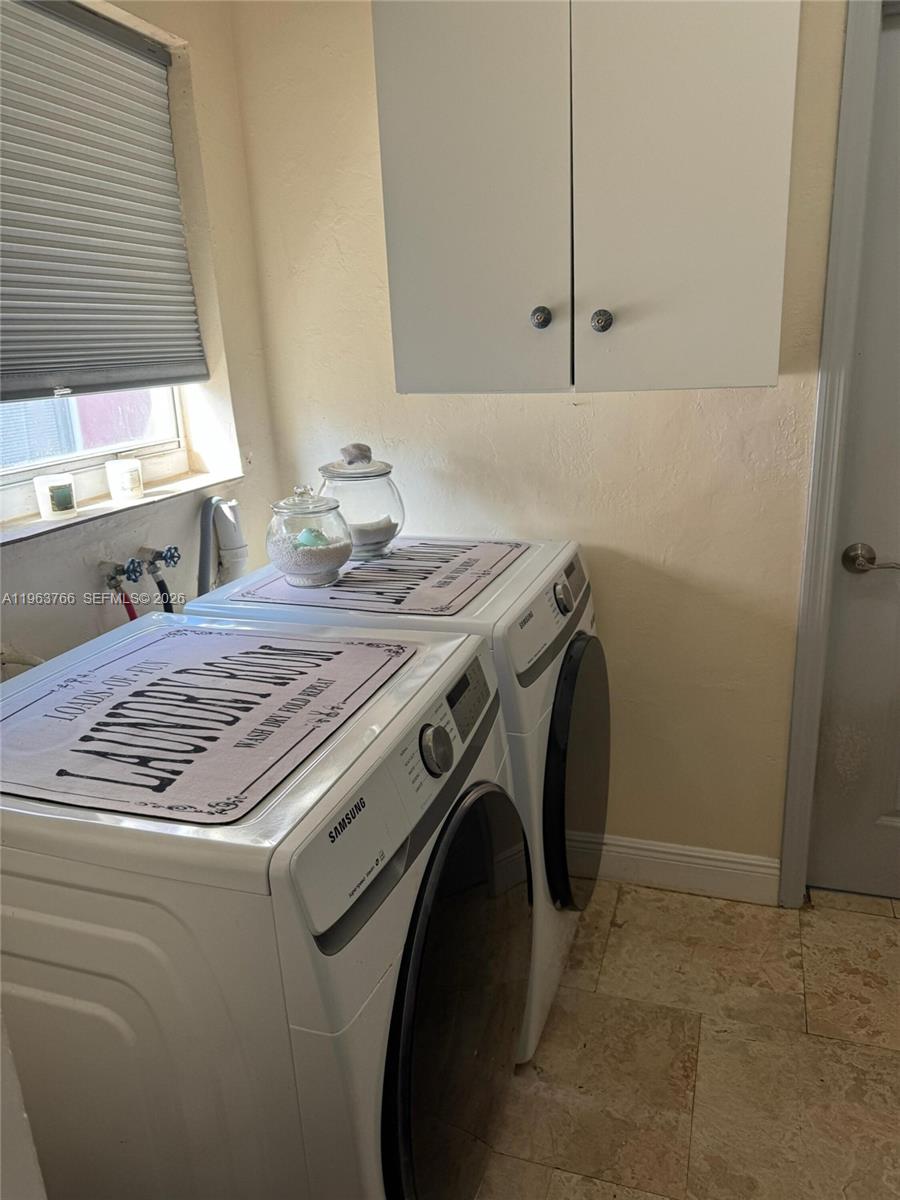 HOLLYWOOD PARK - Residential