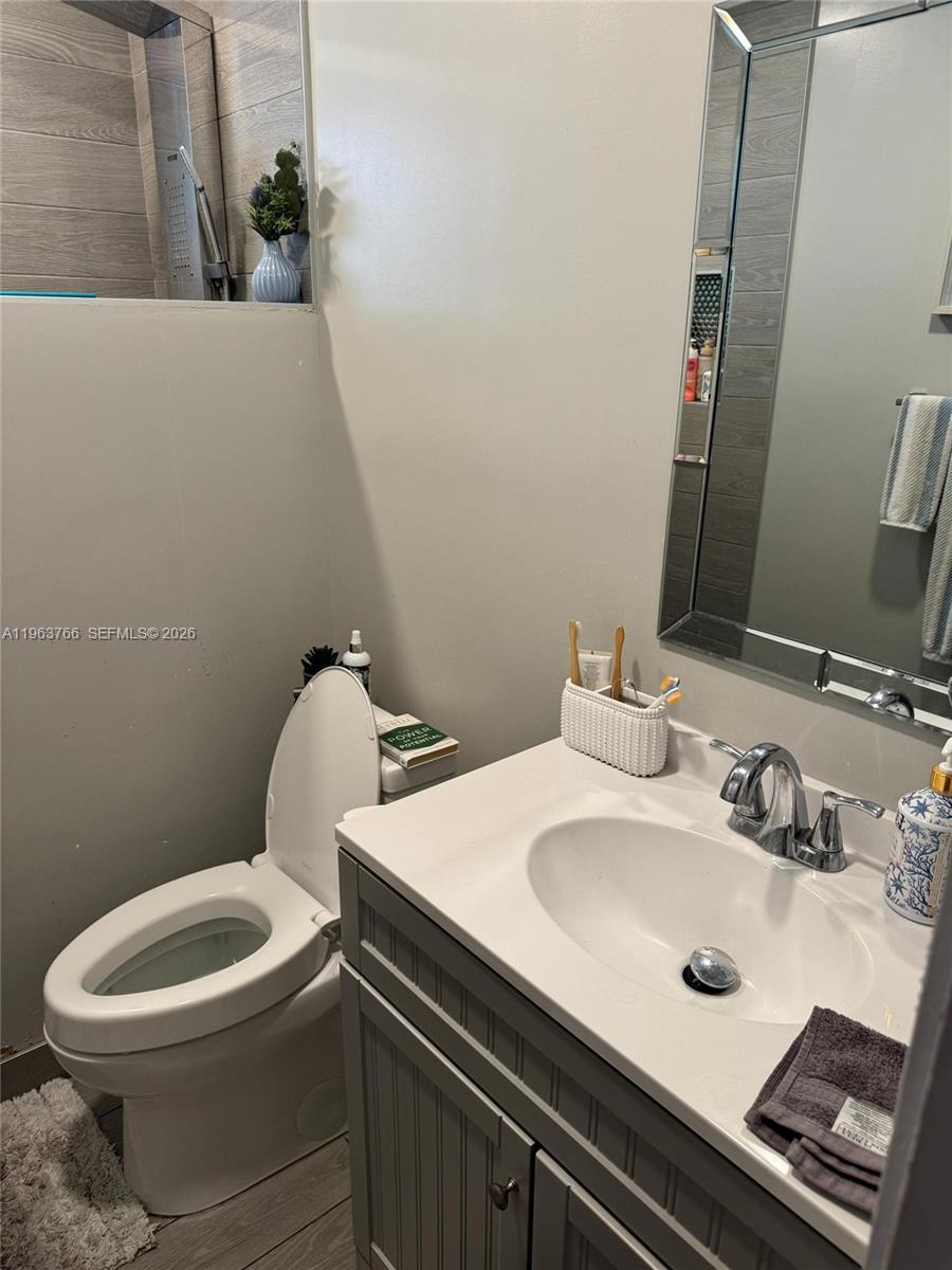 HOLLYWOOD PARK - Residential