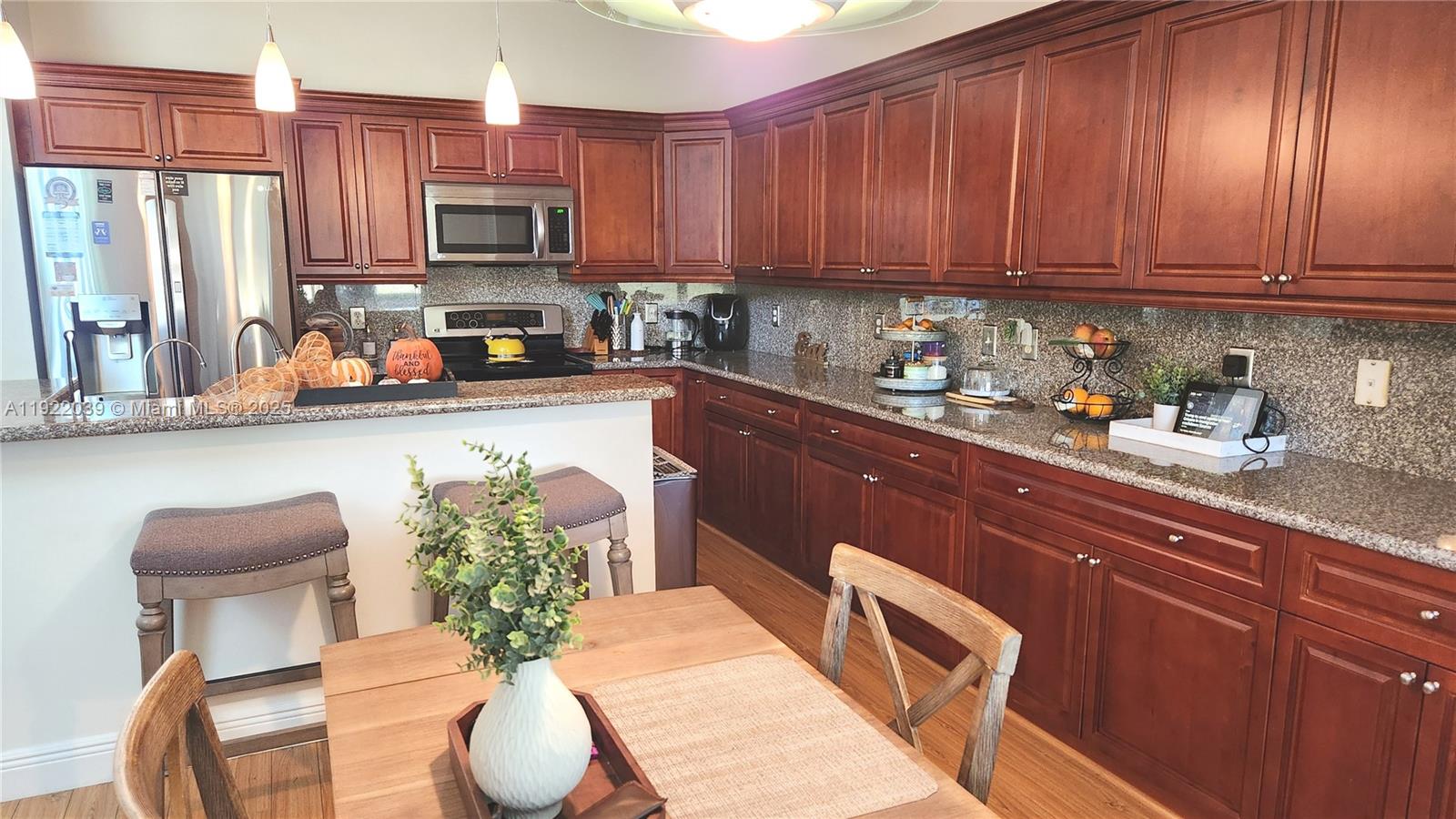 HOLIDAY SPRINGS VILLAGE S - Residential