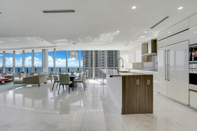 17475 Collins Ave 602