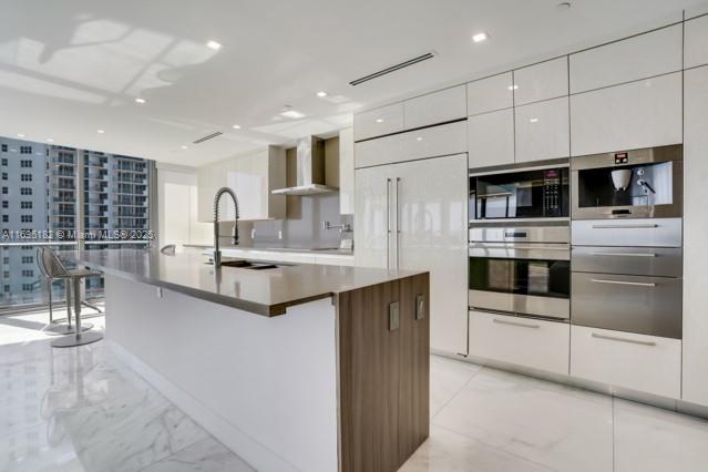 17475 Collins Ave 602