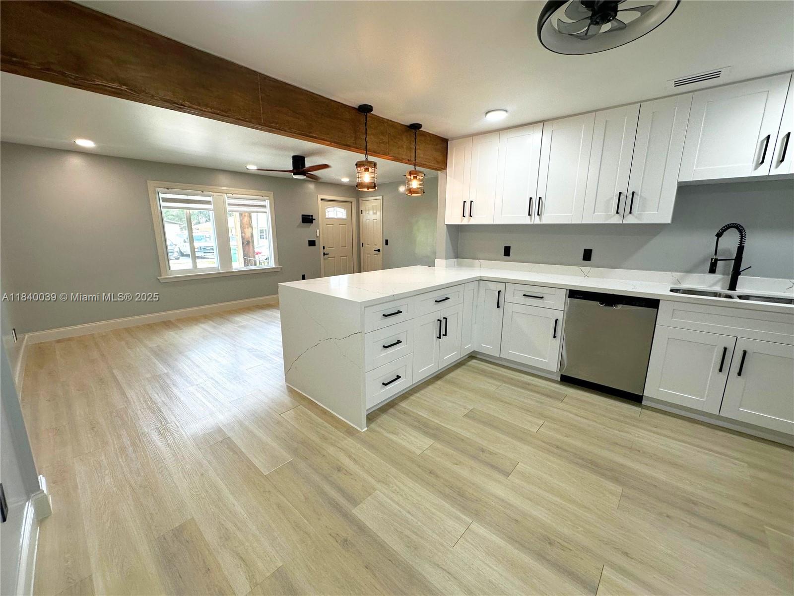 245 SW 6th St