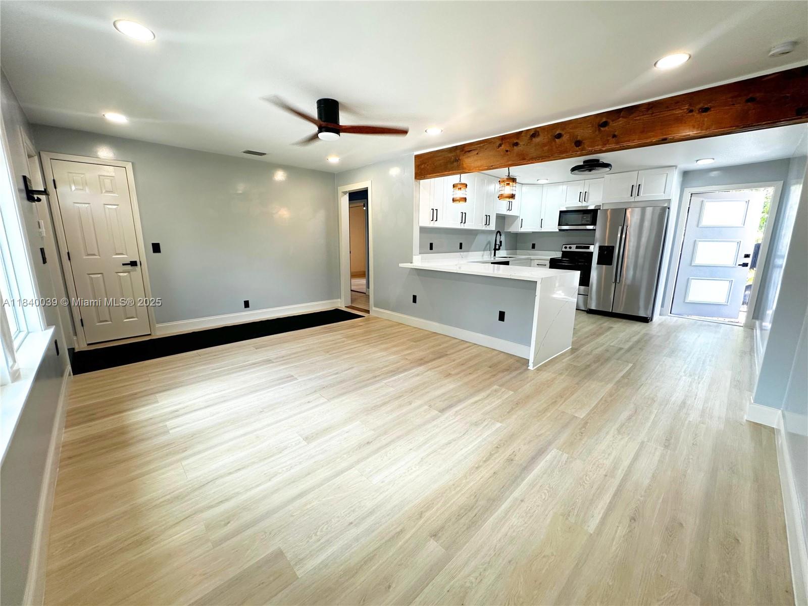 245 SW 6th St