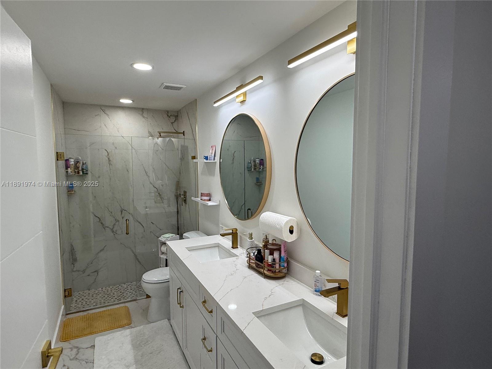 WHISPER WALK SEC C CONDO - Residential