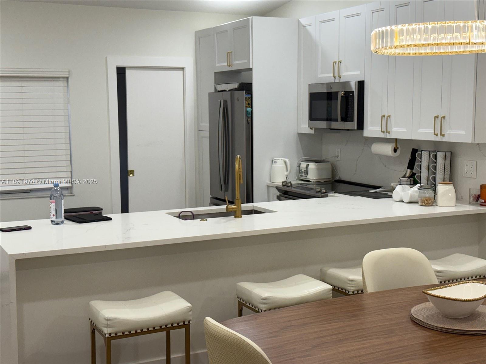 WHISPER WALK SEC C CONDO - Residential