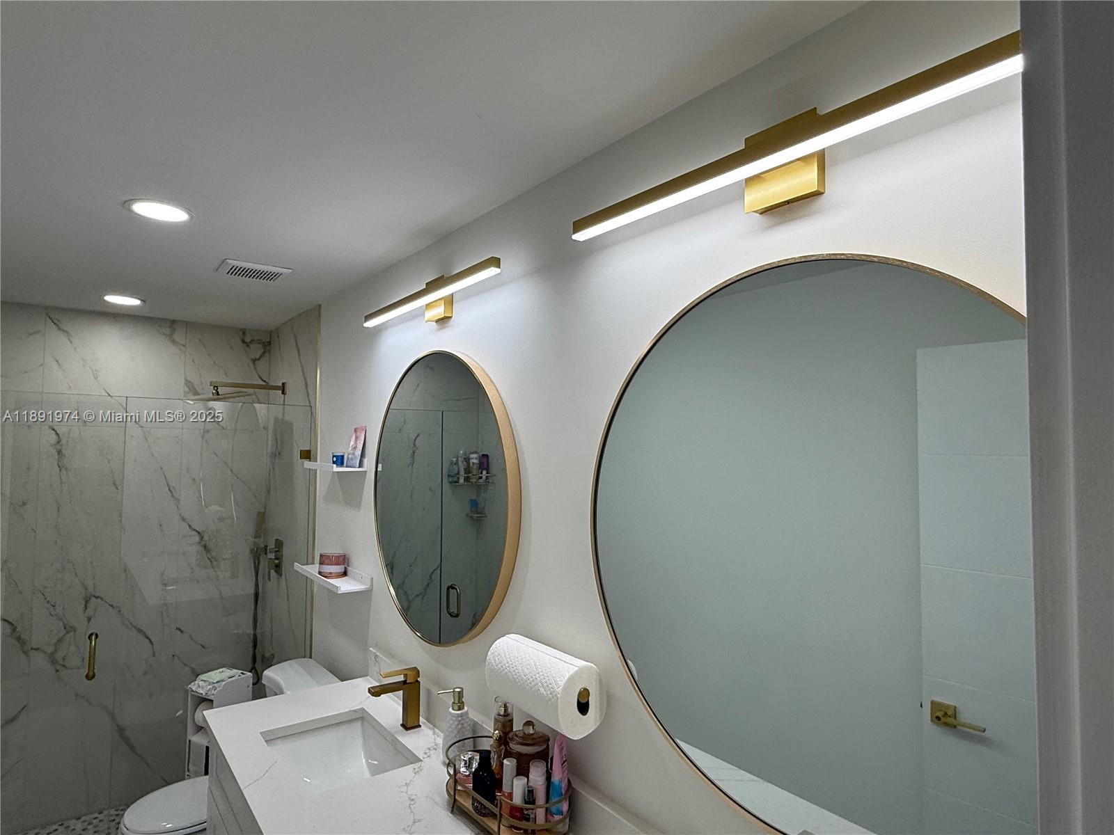 WHISPER WALK SEC C CONDO - Residential