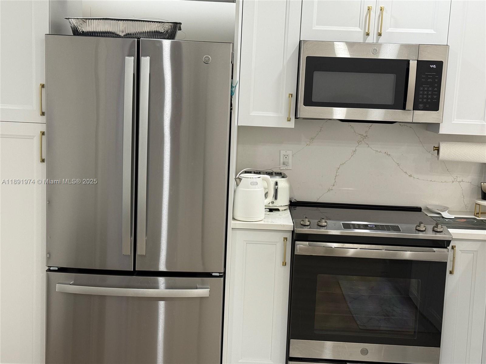 WHISPER WALK SEC C CONDO - Residential