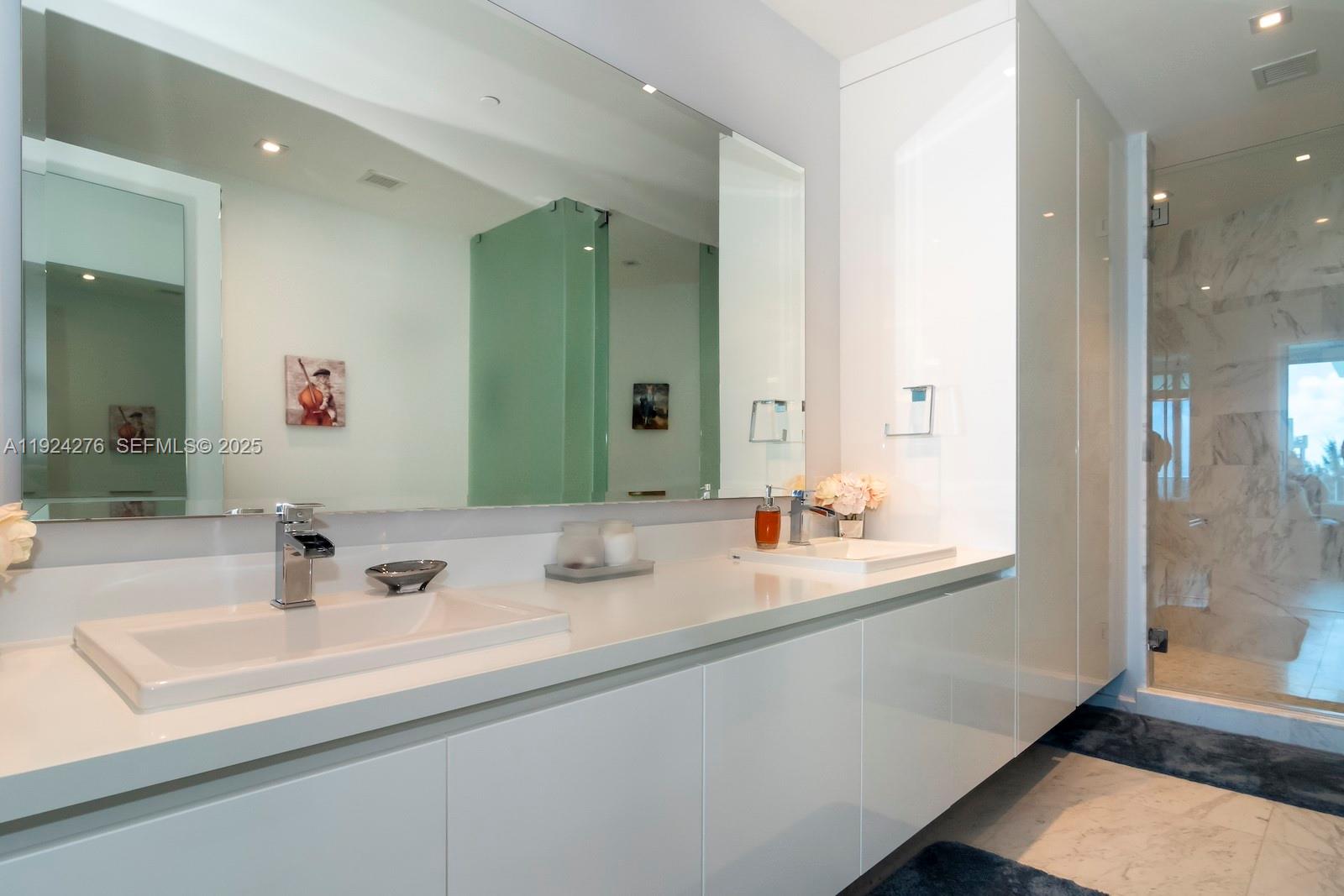 PARAMOUNT FT LAUDERDALE C - Residential Lease