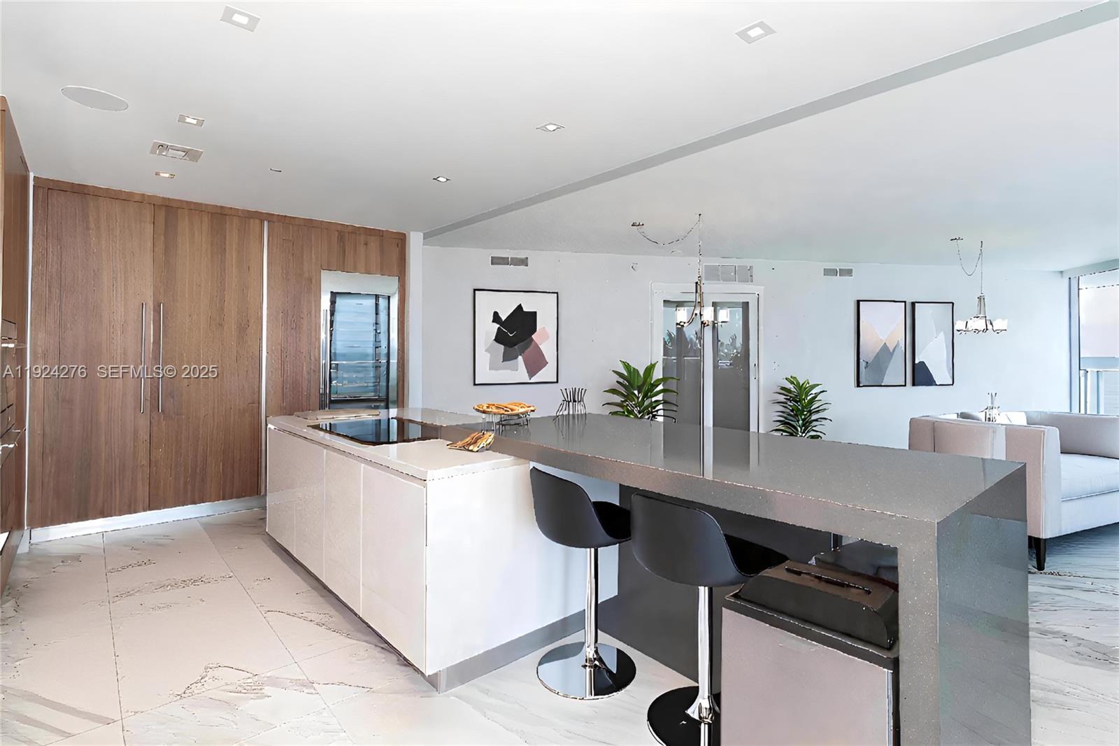 PARAMOUNT FT LAUDERDALE C - Residential Lease