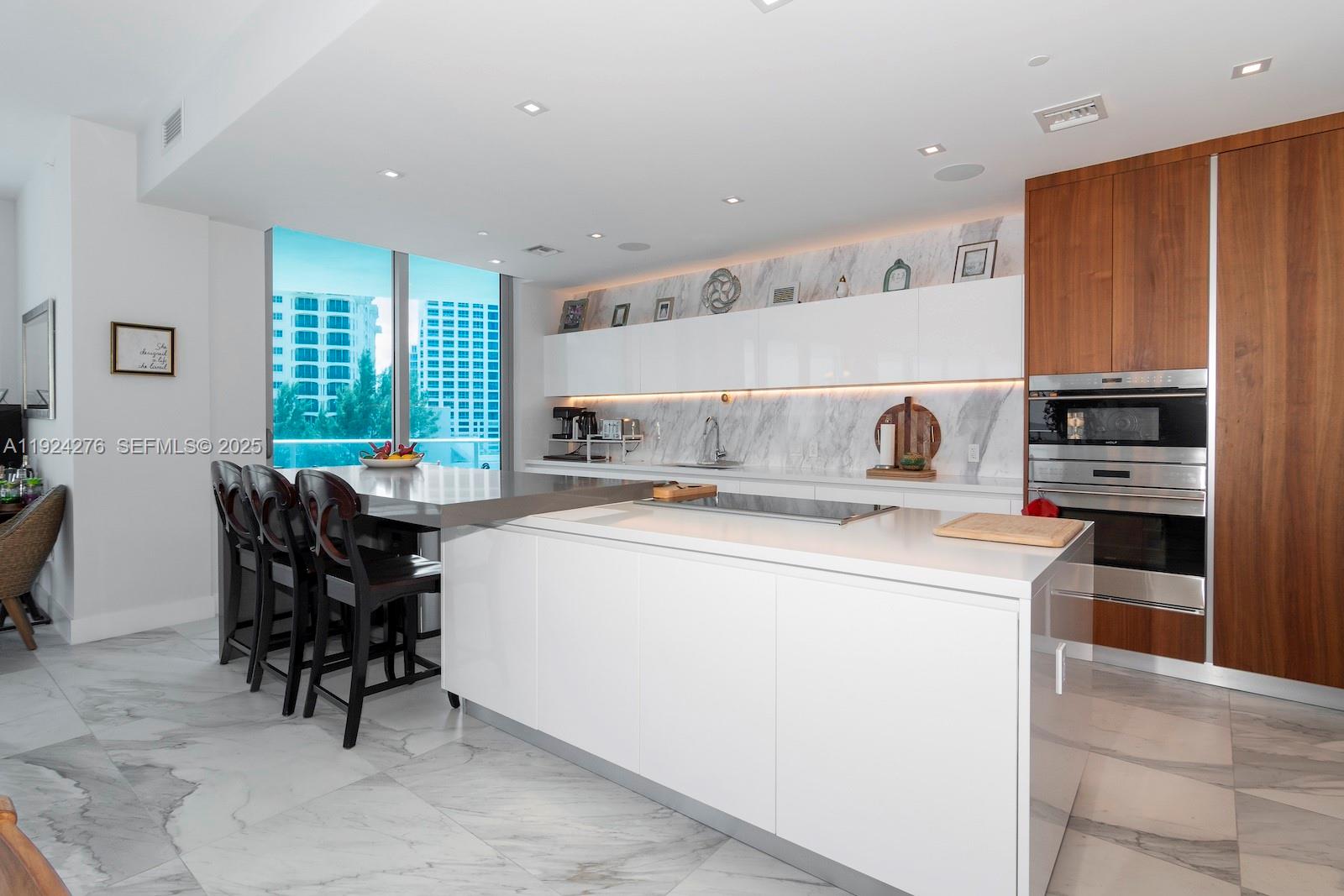 PARAMOUNT FT LAUDERDALE C - Residential Lease