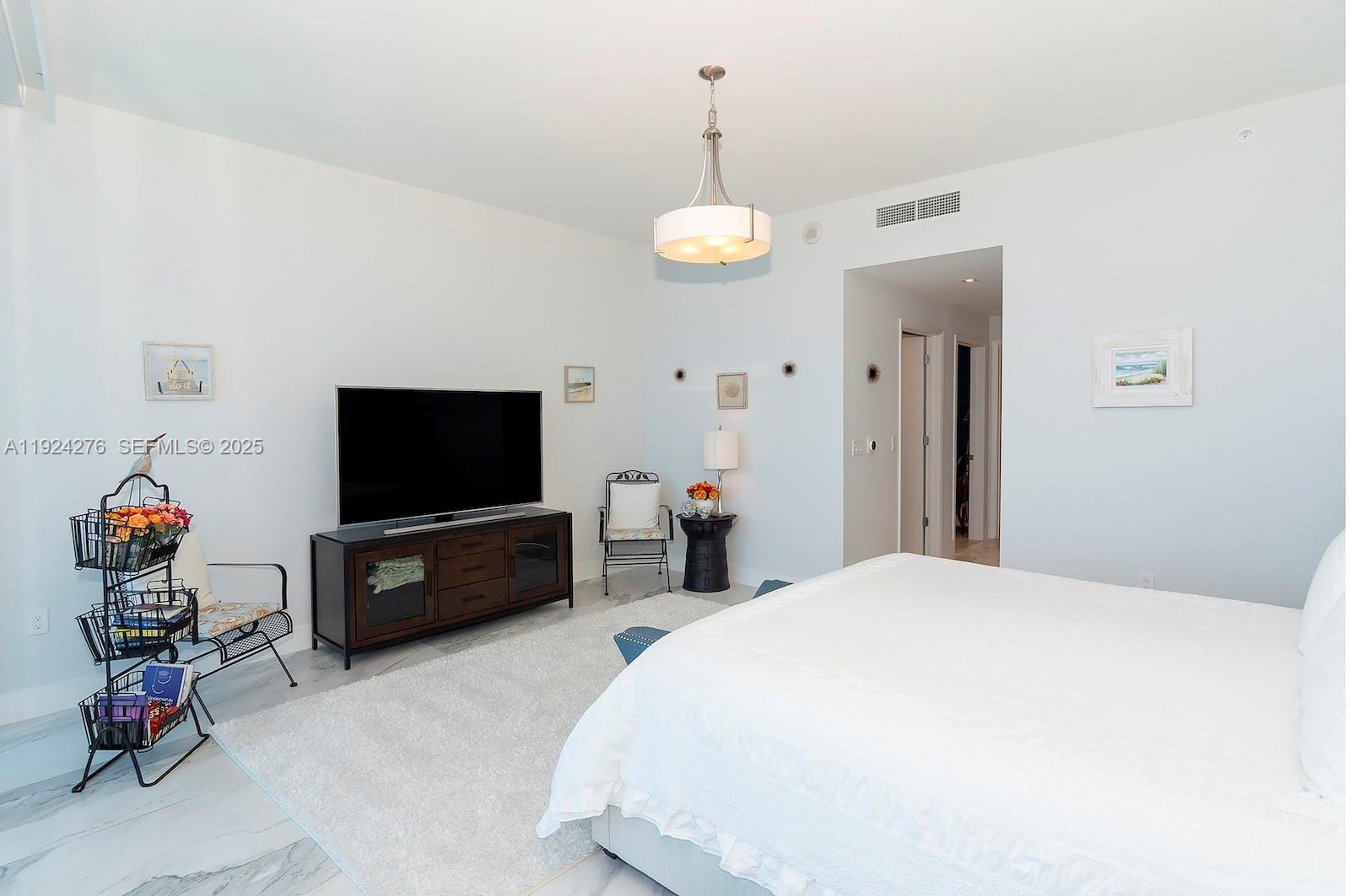 PARAMOUNT FT LAUDERDALE C - Residential Lease