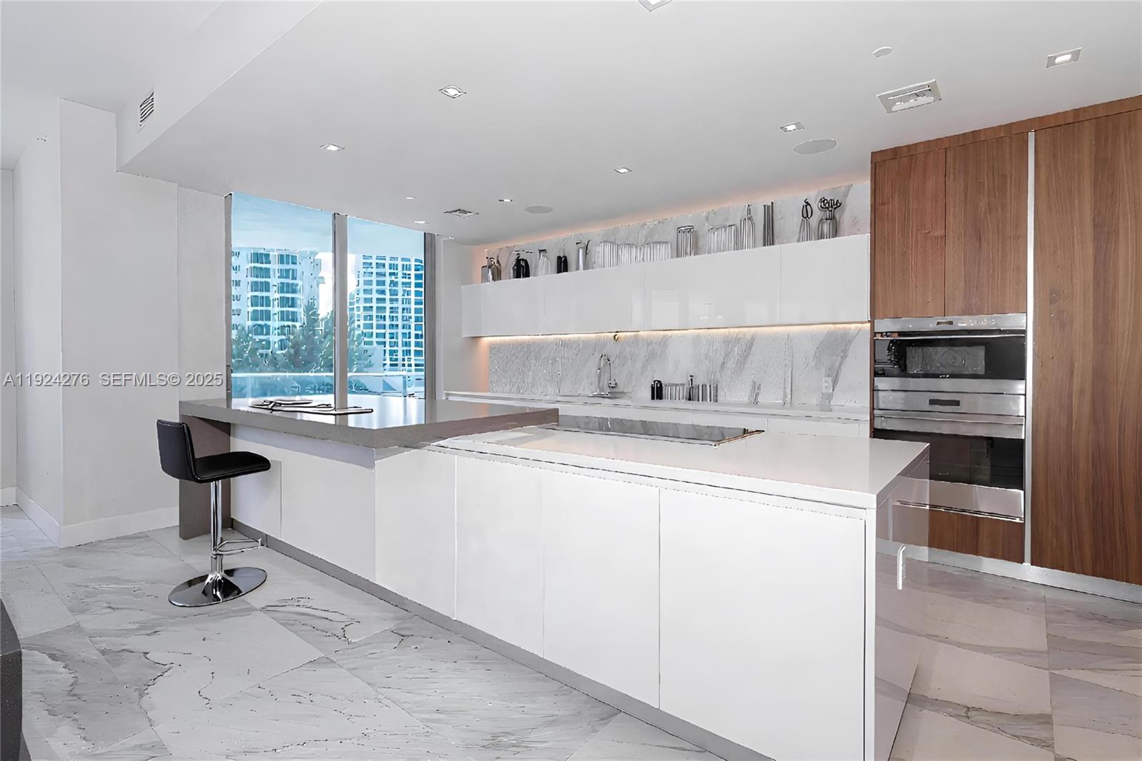 PARAMOUNT FT LAUDERDALE C - Residential Lease