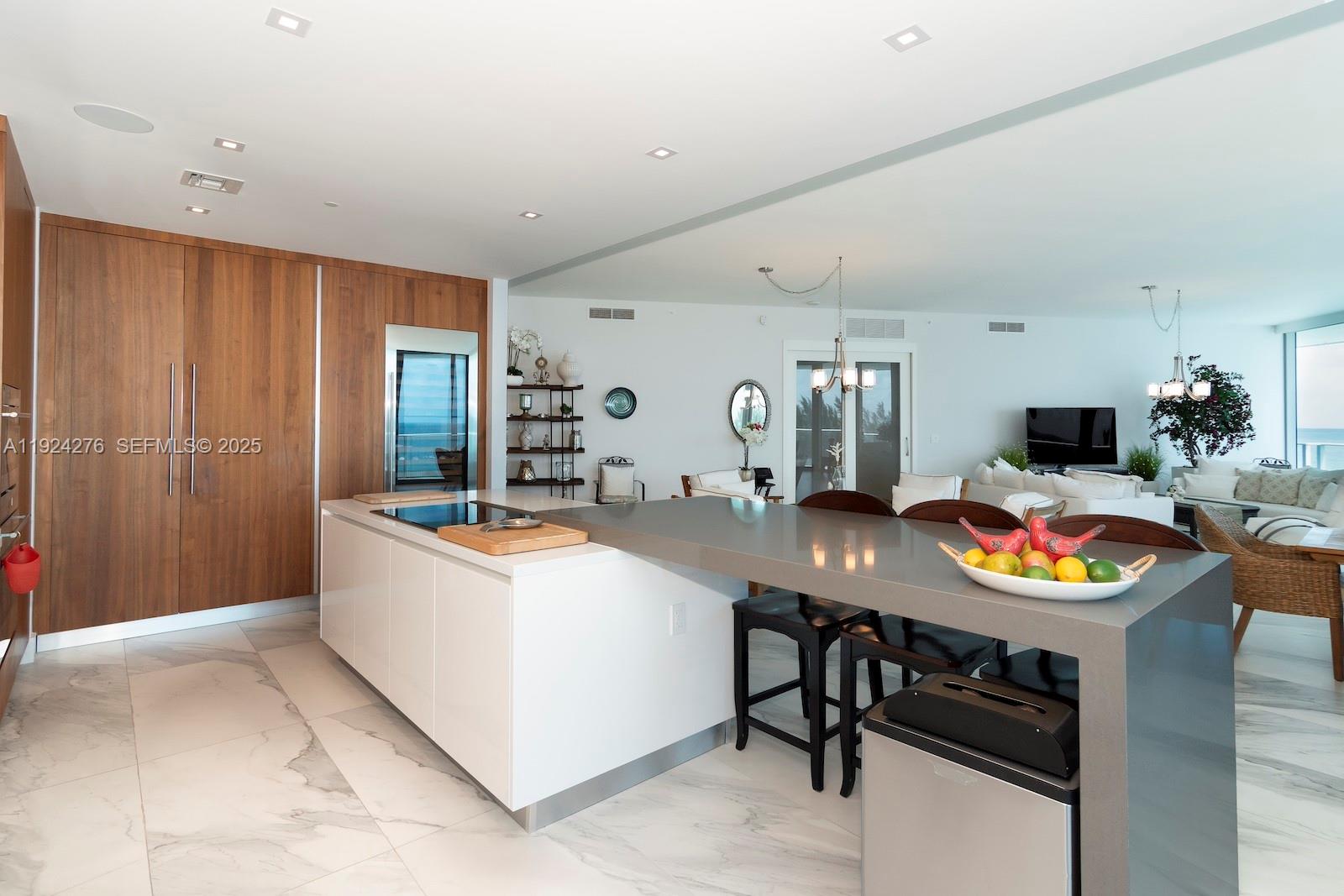 PARAMOUNT FT LAUDERDALE C - Residential Lease