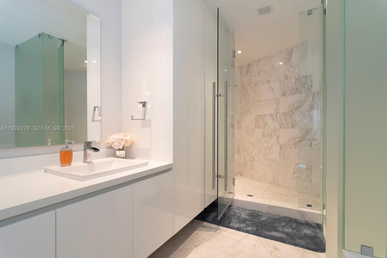 PARAMOUNT FT LAUDERDALE C - Residential Lease