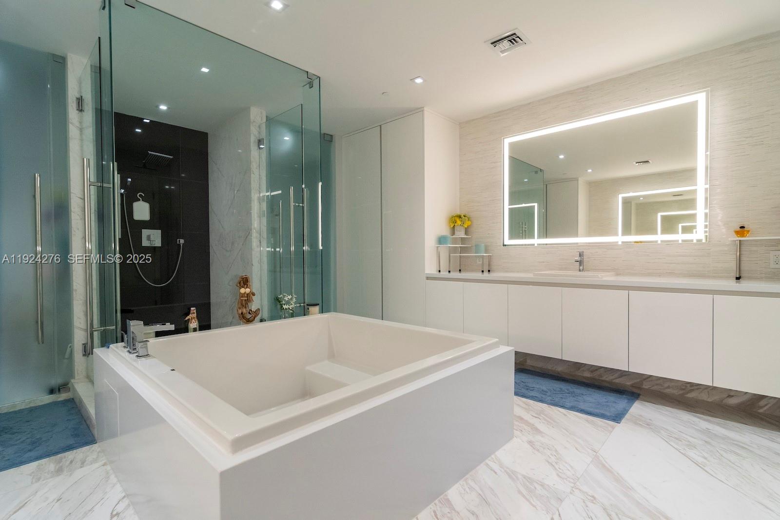 PARAMOUNT FT LAUDERDALE C - Residential Lease