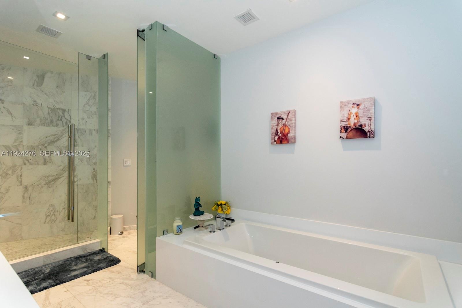 PARAMOUNT FT LAUDERDALE C - Residential Lease