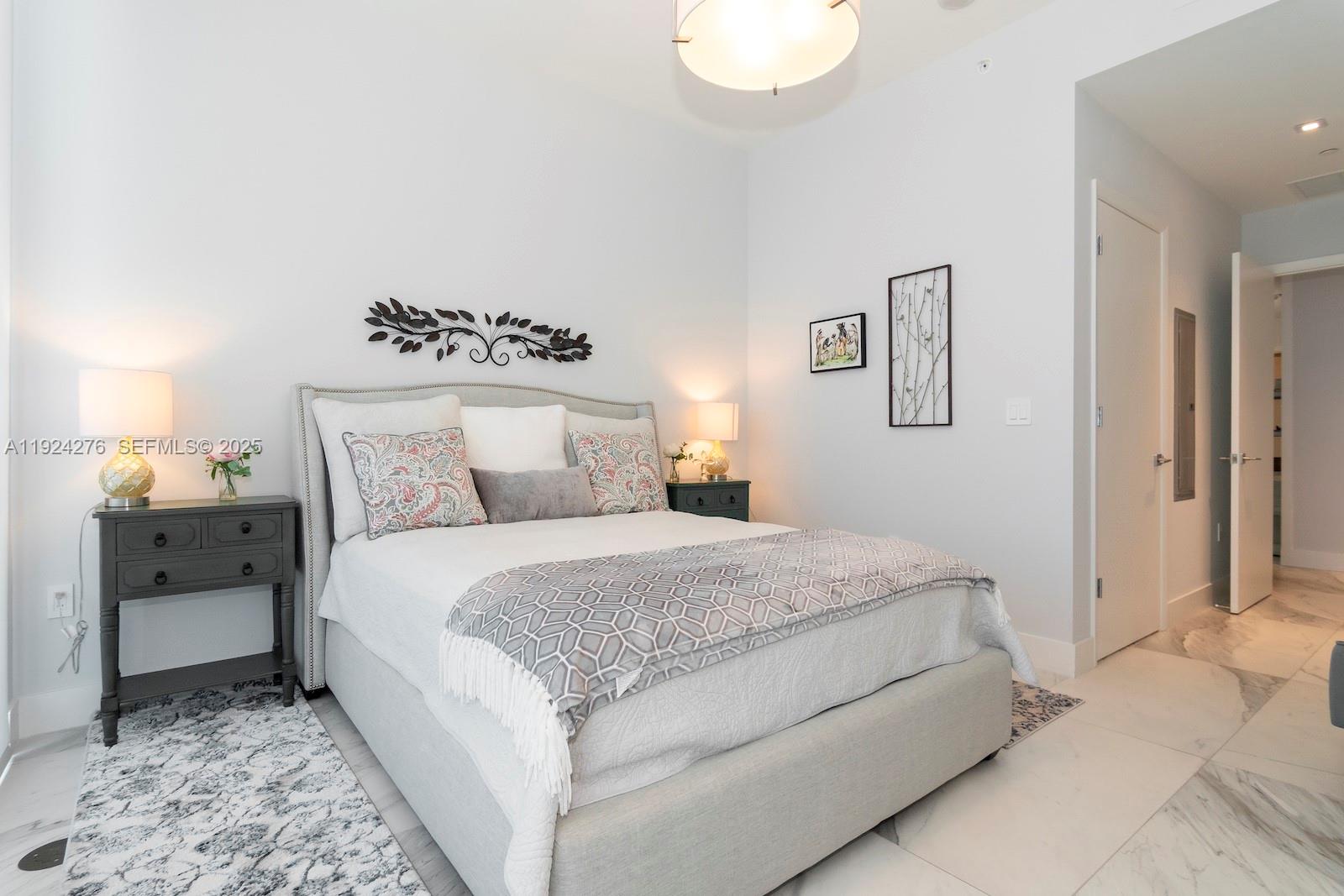 PARAMOUNT FT LAUDERDALE C - Residential Lease