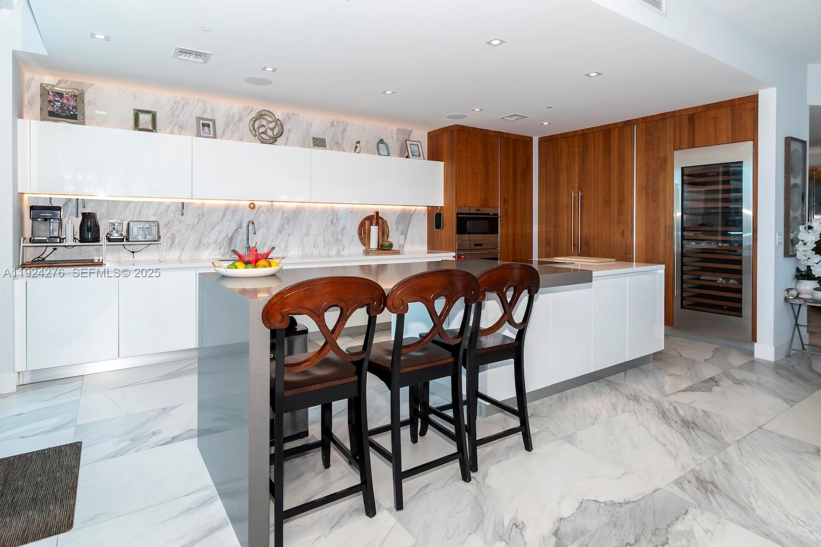 PARAMOUNT FT LAUDERDALE C - Residential Lease