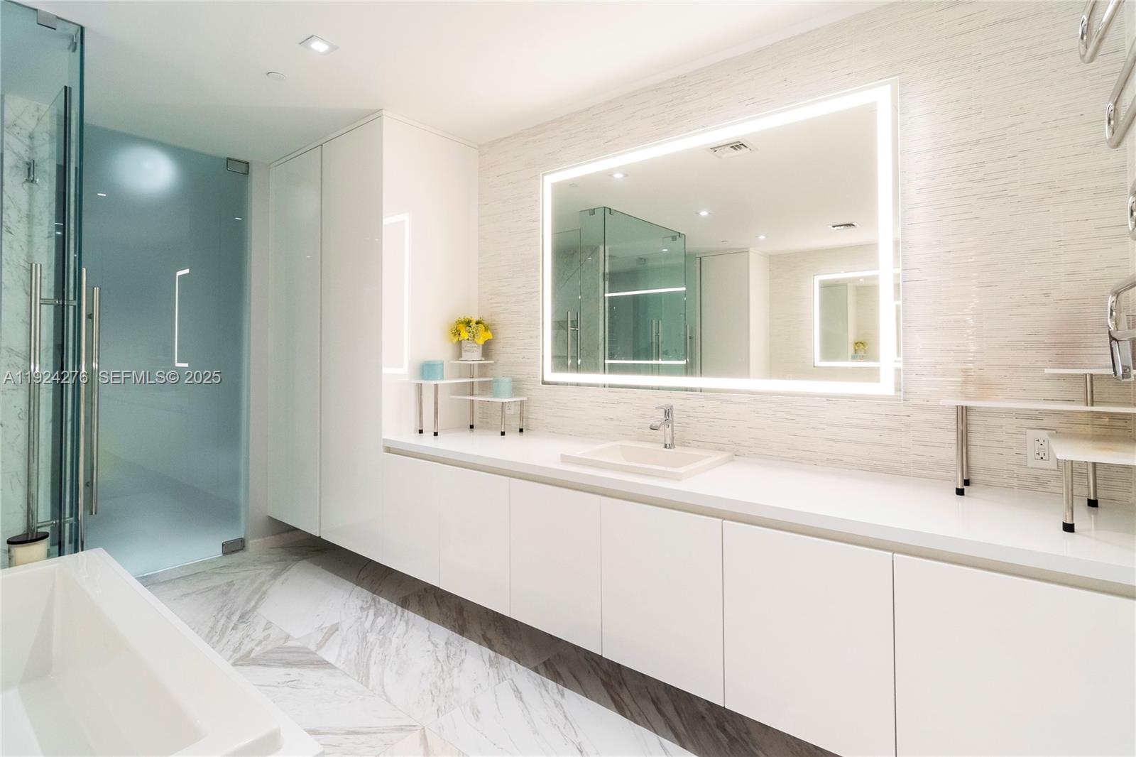 PARAMOUNT FT LAUDERDALE C - Residential Lease