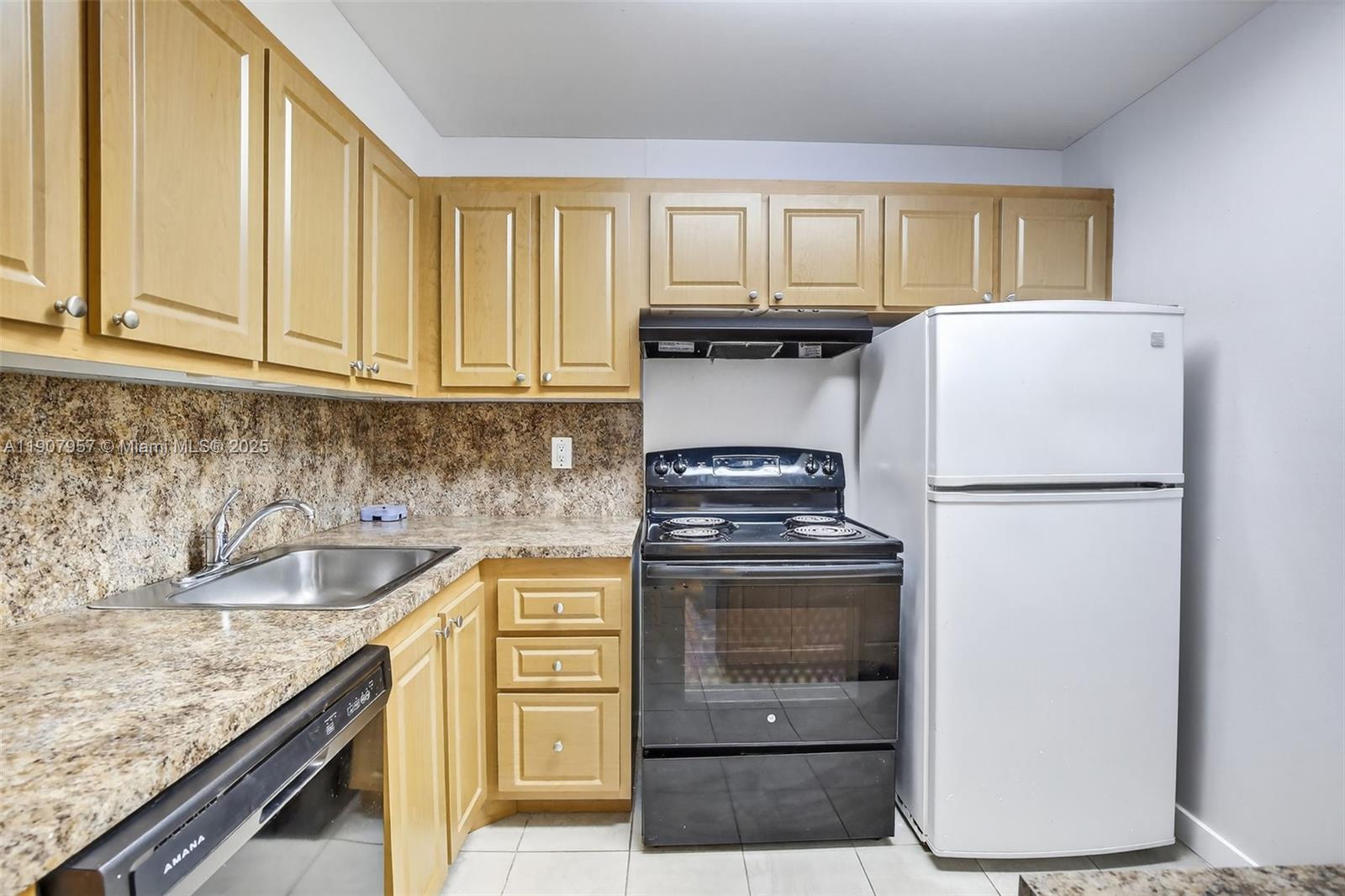 PLANTATION PLACE CONDO - Residential Lease