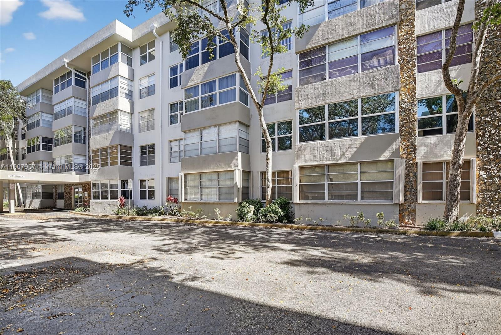 PLANTATION PLACE CONDO - Residential Lease