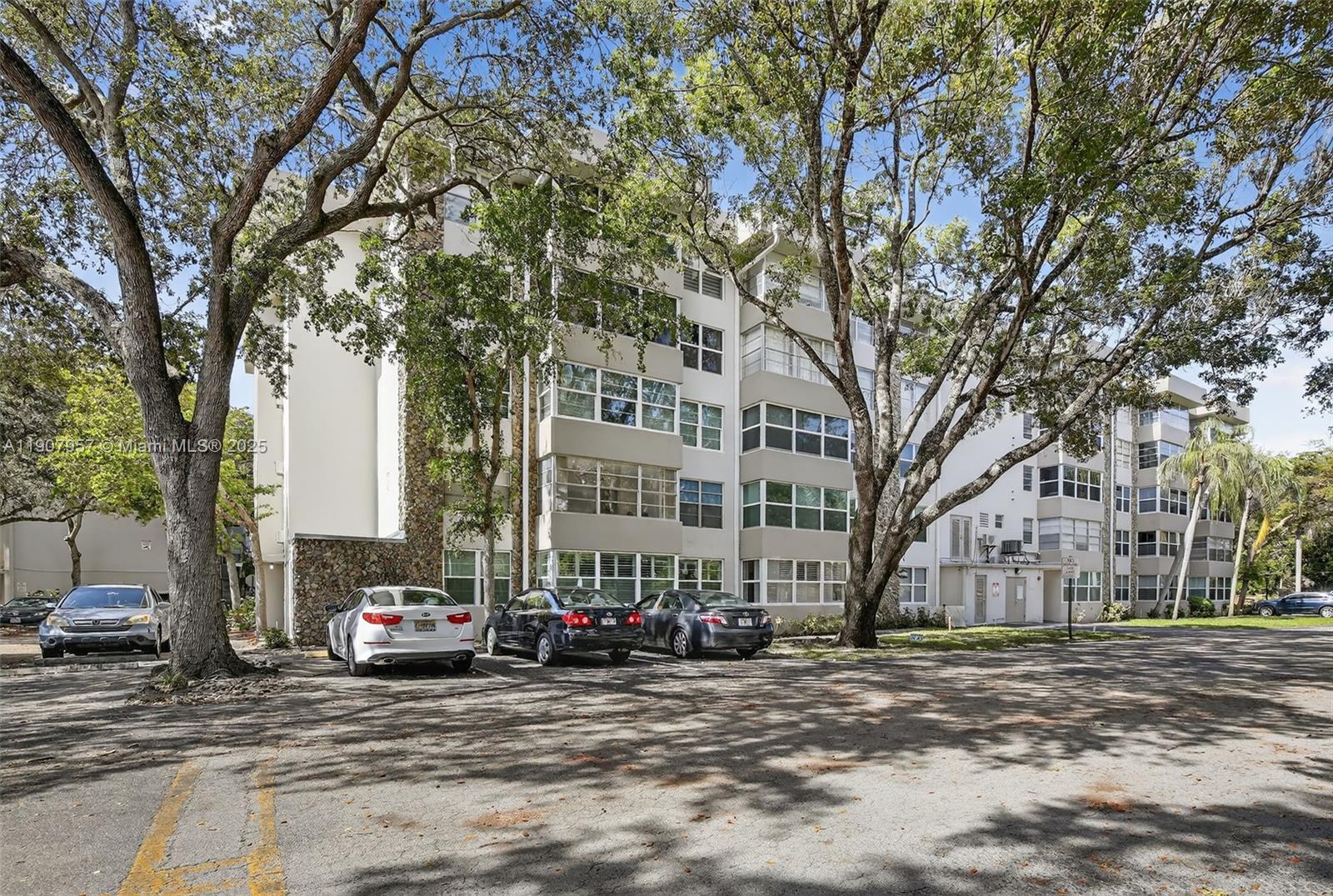 PLANTATION PLACE CONDO - Residential Lease